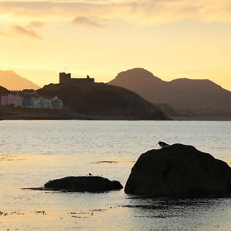 Glan Y Mor, Sleeps 20, 8 Bedrooms, 8 Bathrooms, Seafront, Крикийт Екстериор снимка