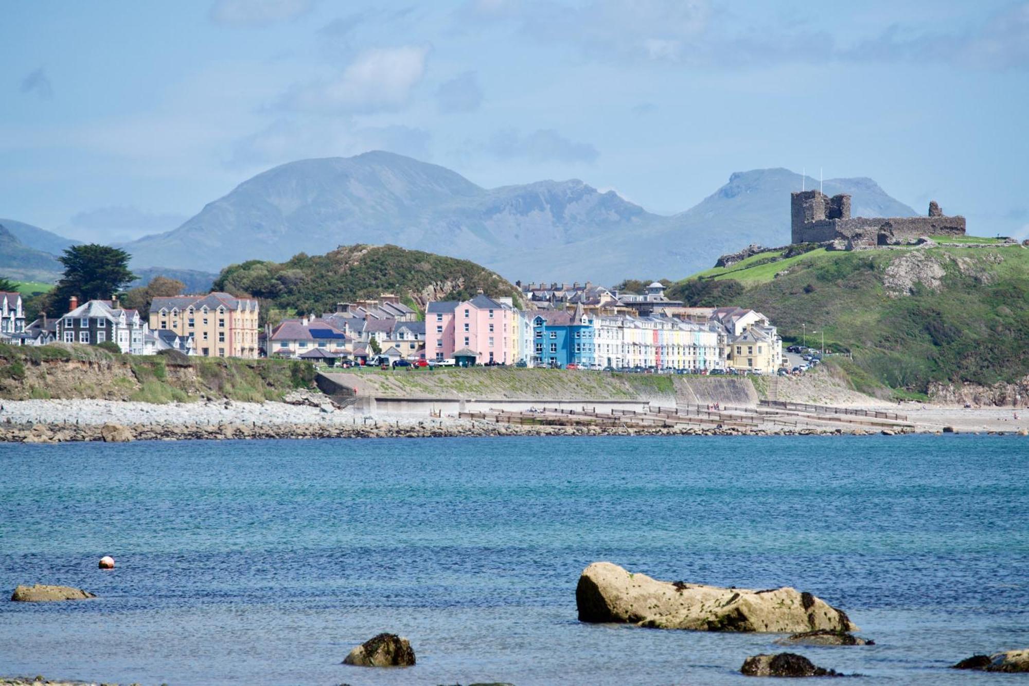 Glan Y Mor, Sleeps 20, 8 Bedrooms, 8 Bathrooms, Seafront, Крикийт Екстериор снимка
