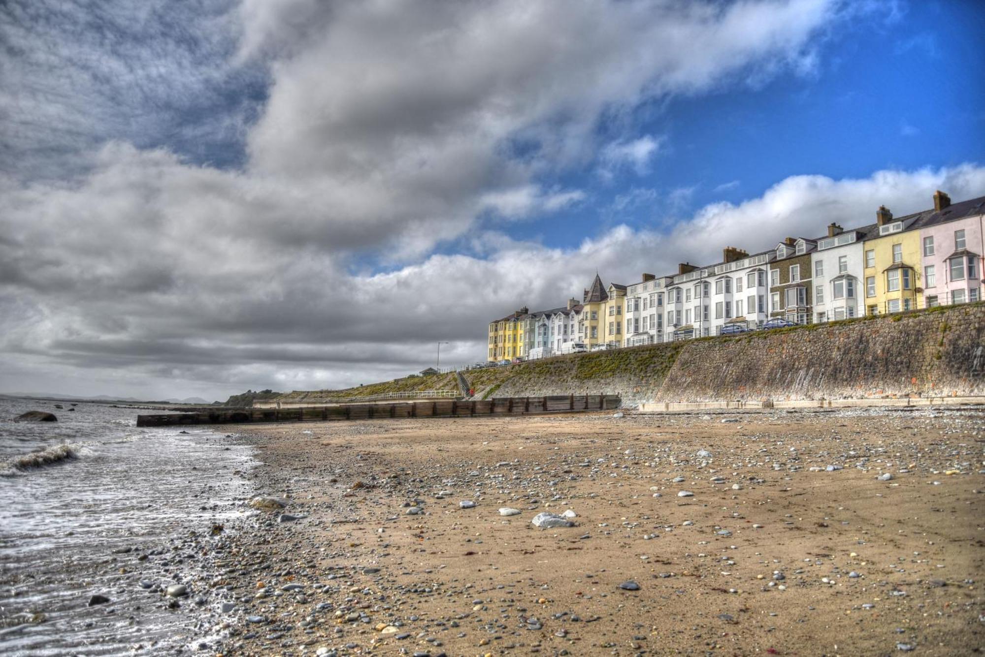 Glan Y Mor, Sleeps 20, 8 Bedrooms, 8 Bathrooms, Seafront, Крикийт Екстериор снимка